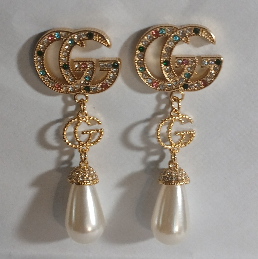 Authentic Gucci GG Pearl Drop Earrings - Picture 2 of 11
